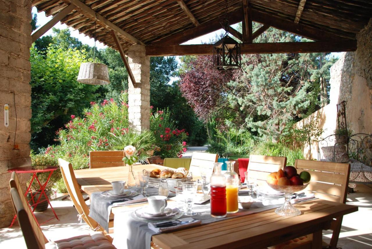 Le Moulin Des Pinchinats Bed & Breakfast Aix-en-Provence Exterior photo