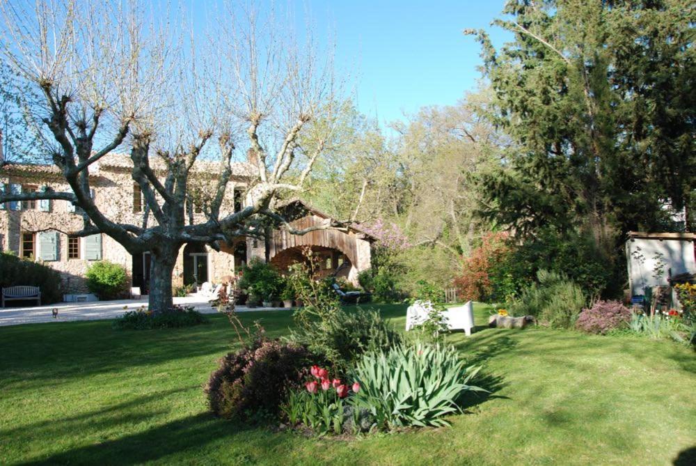 Le Moulin Des Pinchinats Bed & Breakfast Aix-en-Provence Exterior photo